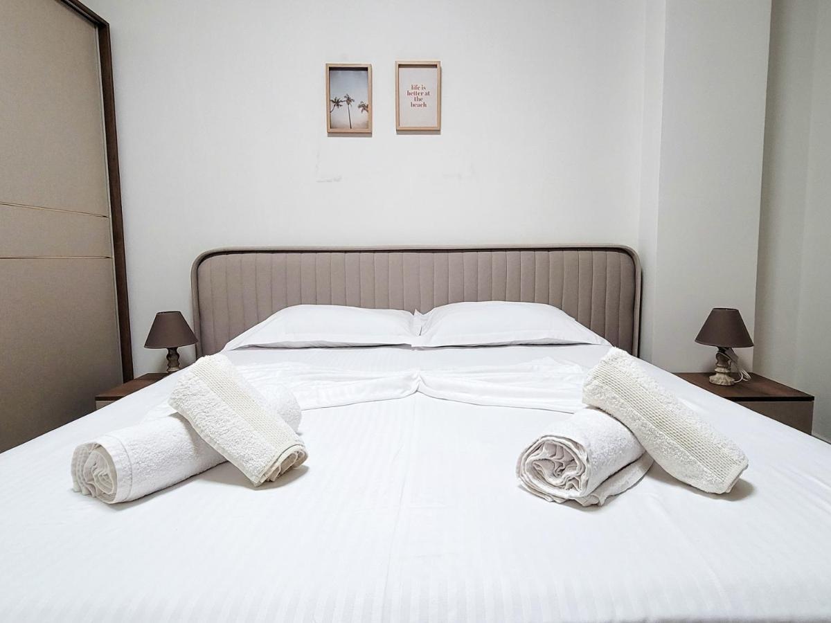One-Bedroom Gem By The Square Tiranë Eksteriør bilde