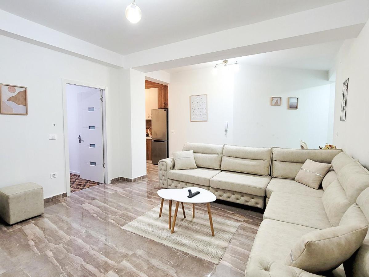 One-Bedroom Gem By The Square Tiranë Eksteriør bilde